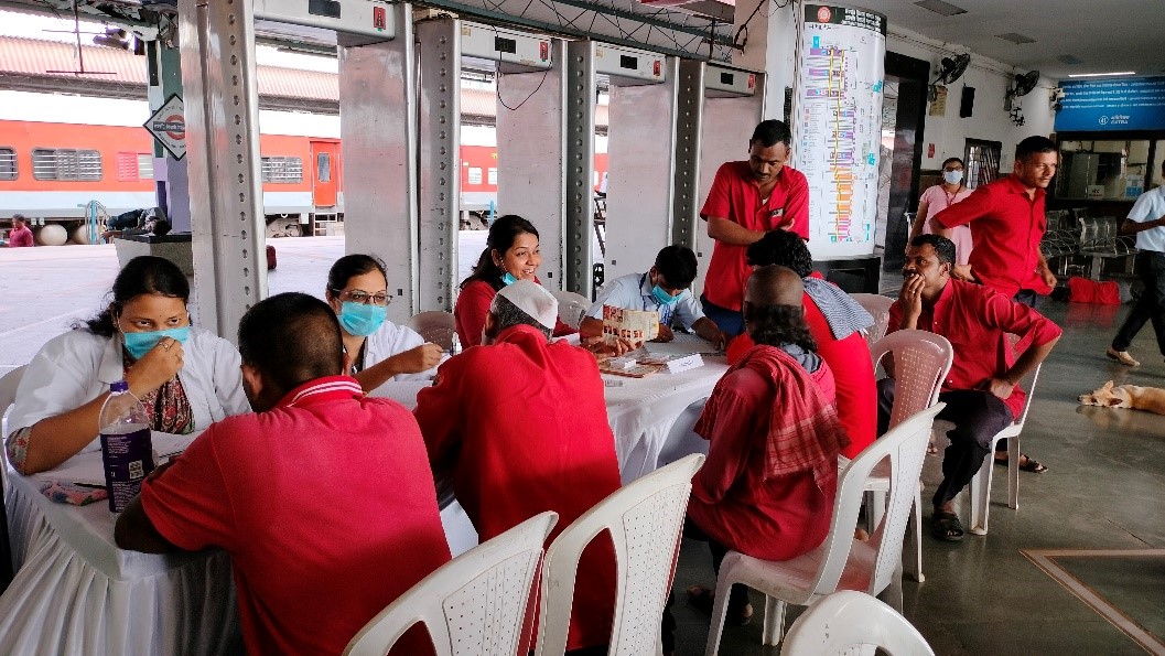 Oral cancer screening and tobacco cessation counselling program conducted at CSMT and Dadar station